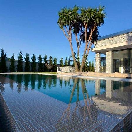Villa Flamingo - 4 Bedrooms - Private Pool - Next To Renowned Issos Beach & Lake Korission Linia Exterior photo