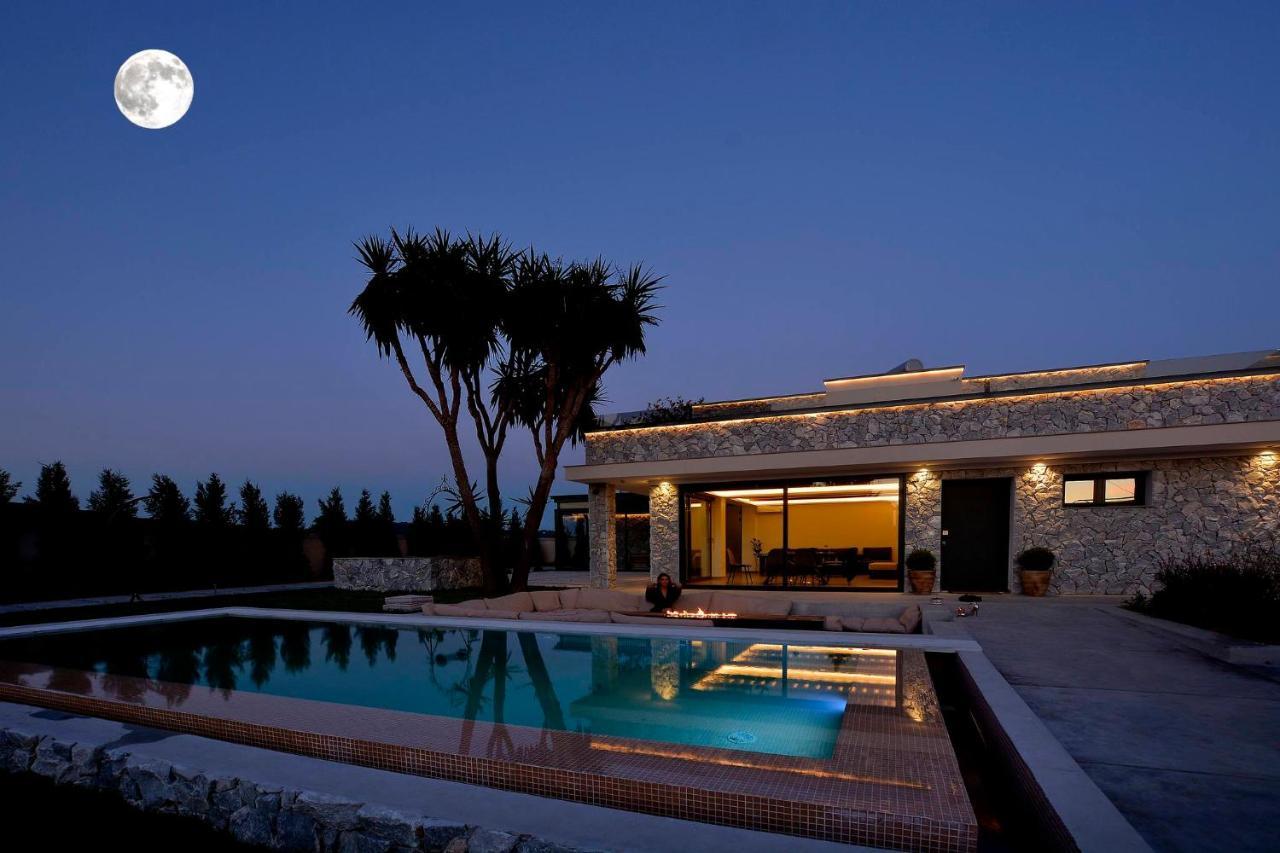 Villa Flamingo - 4 Bedrooms - Private Pool - Next To Renowned Issos Beach & Lake Korission Linia Exterior photo
