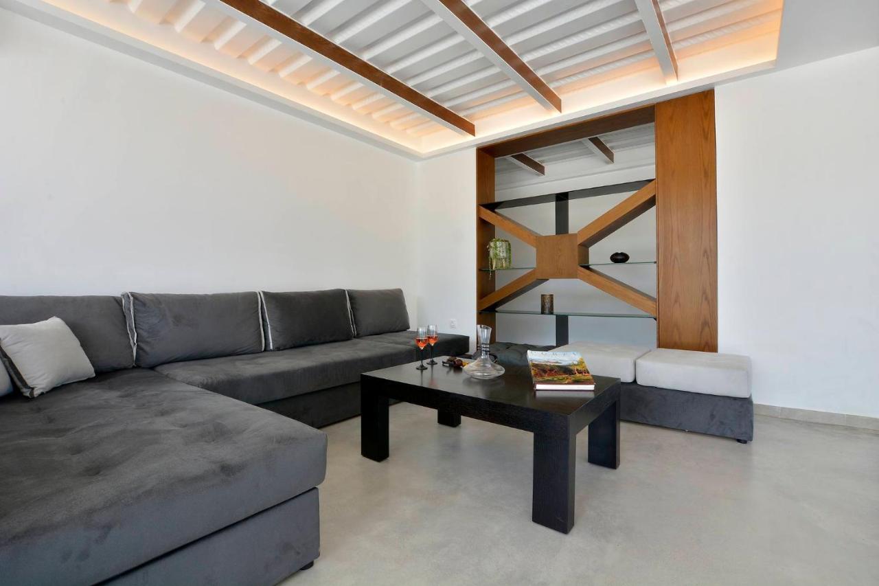 Villa Flamingo - 4 Bedrooms - Private Pool - Next To Renowned Issos Beach & Lake Korission Linia Exterior photo