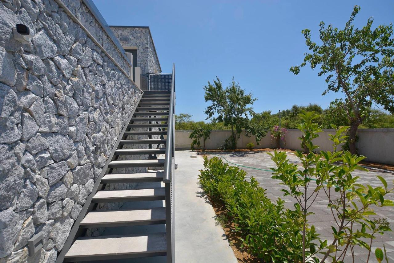 Villa Flamingo - 4 Bedrooms - Private Pool - Next To Renowned Issos Beach & Lake Korission Linia Exterior photo