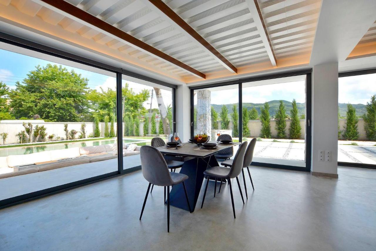 Villa Flamingo - 4 Bedrooms - Private Pool - Next To Renowned Issos Beach & Lake Korission Linia Exterior photo