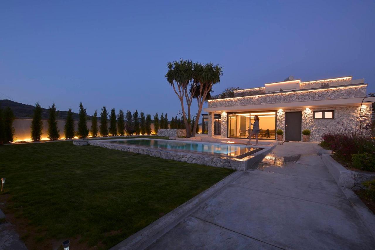 Villa Flamingo - 4 Bedrooms - Private Pool - Next To Renowned Issos Beach & Lake Korission Linia Exterior photo