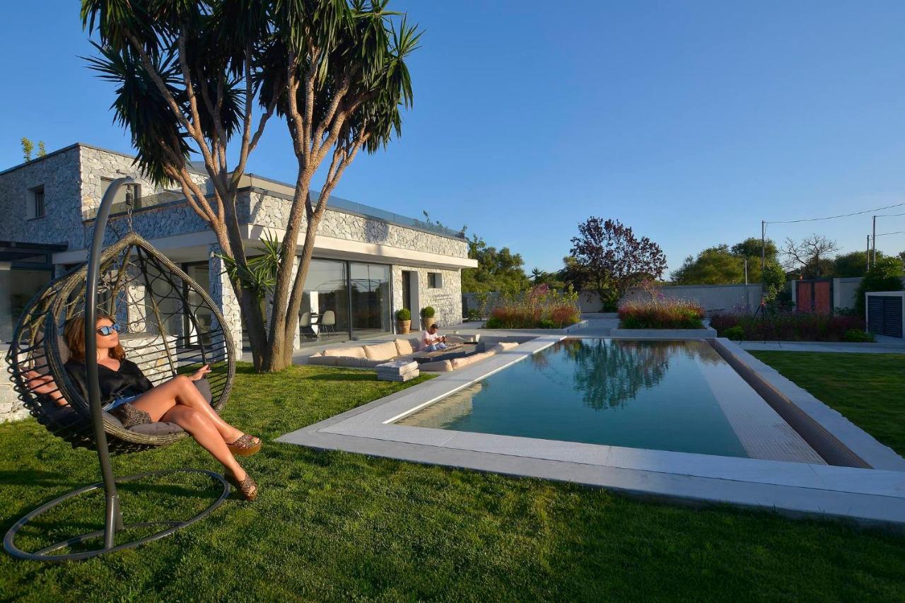 Villa Flamingo - 4 Bedrooms - Private Pool - Next To Renowned Issos Beach & Lake Korission Linia Exterior photo