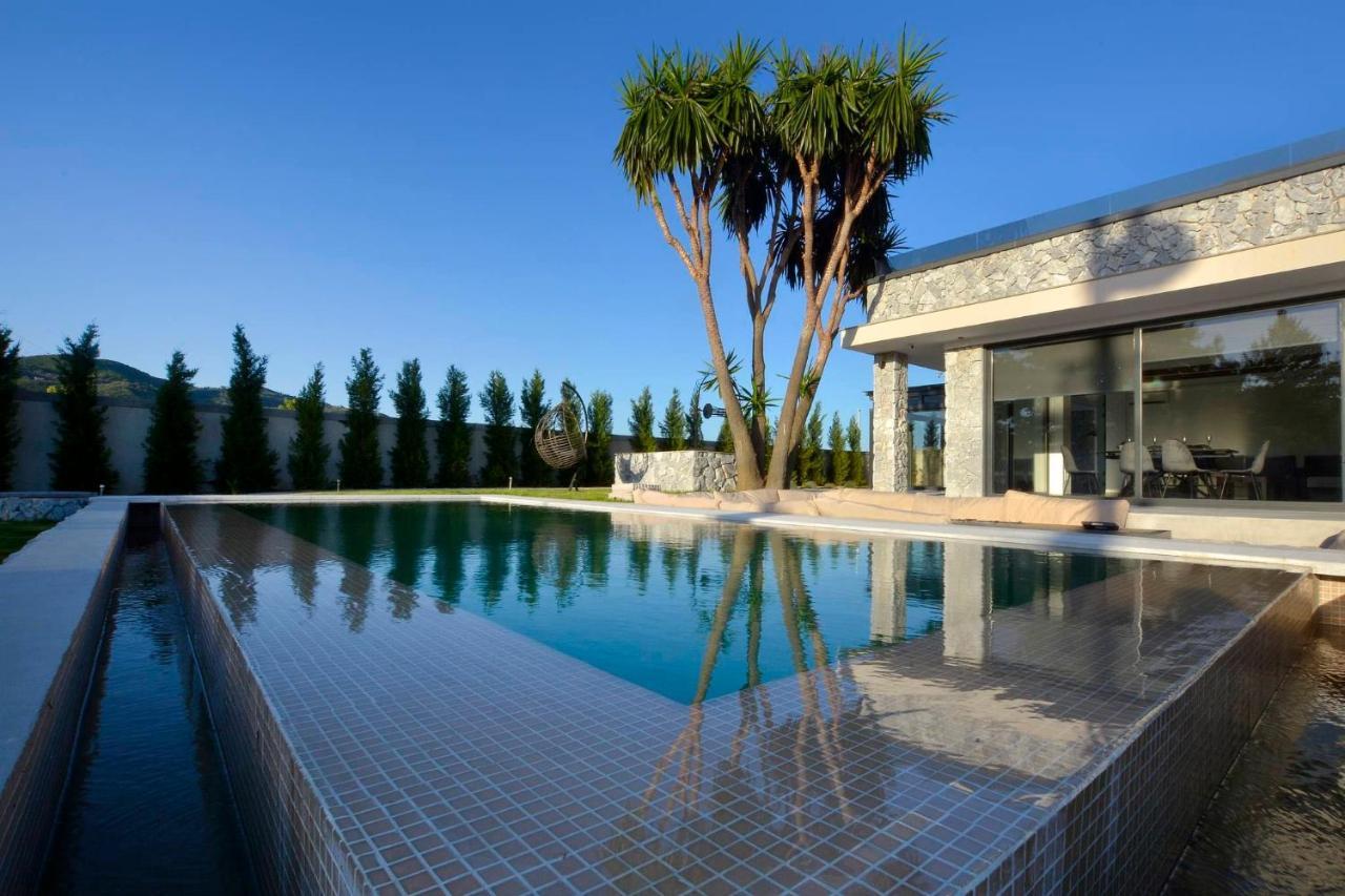 Villa Flamingo - 4 Bedrooms - Private Pool - Next To Renowned Issos Beach & Lake Korission Linia Exterior photo